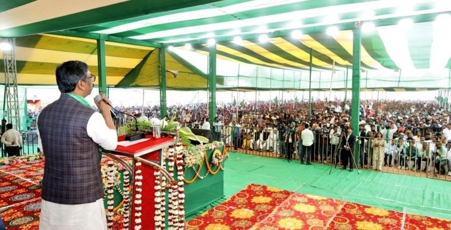 झामुमो के स्थापना दिवस पर लोगों को संबोधित करते सीएम हेमंत सोरेन