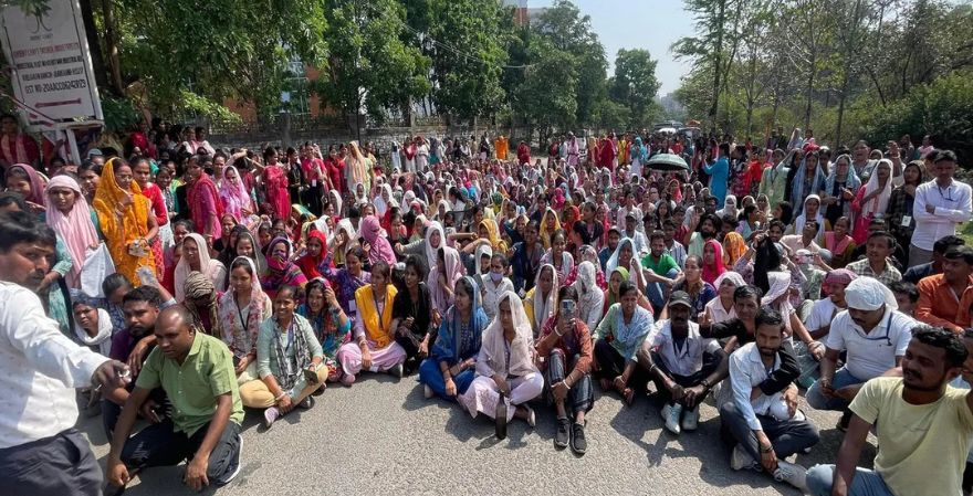 रांची के ओरिएंट क्राफ्ट कपड़ा कंपनी में मजदूरों का भारी हंगामा
