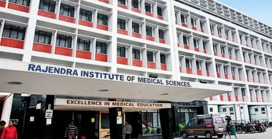 RIMS में भर्ती युवक ने की आत्महत्या